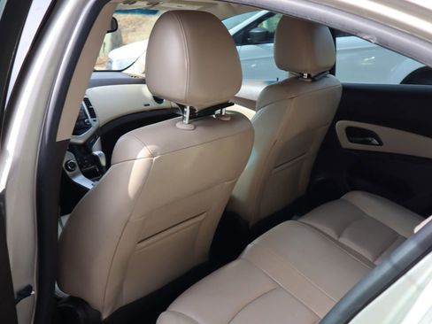 Used 2014 Chevrolet Cruze Diesel image 11