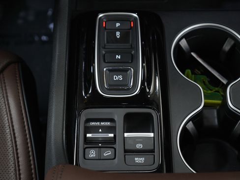 Used 2023 Honda Pilot Elite image 20