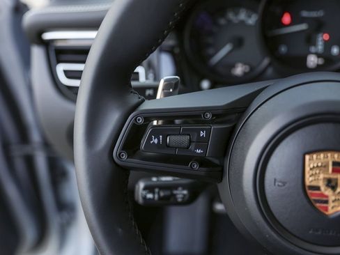 Certified 2026 Porsche Macan Turbo AWD/4WD image 20