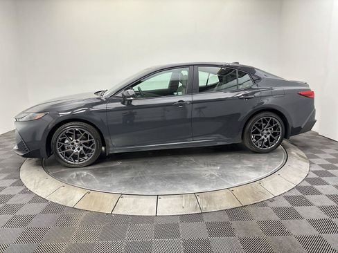 Used 2025 Toyota Camry SE AWD/4WD image 16