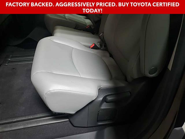 Used 2024 Toyota Sienna XLE FWD image 14