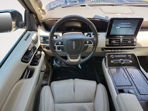Used 2019 Lincoln Navigator Reserve AWD/4WD image 10