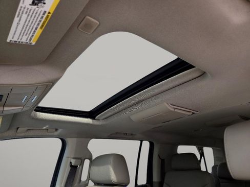 Used 2019 Chevrolet Suburban Premier image 53