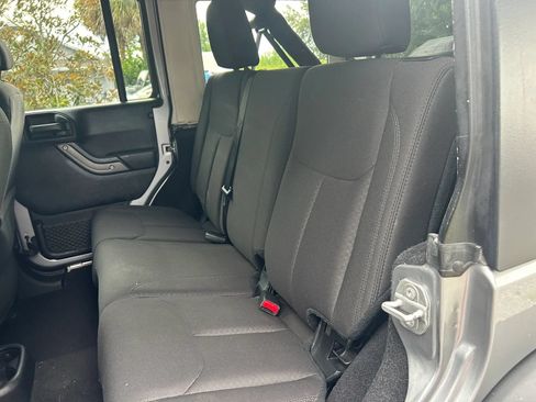 Used 2017 Jeep Wrangler Unlimited Sport w/ Quick Order Package 24S AWD/4WD image 13