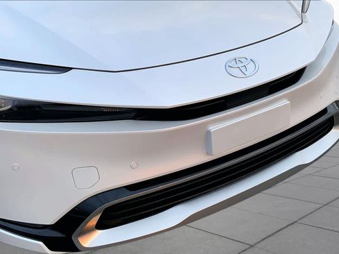 Used 2024 Toyota Prius Prime FWD image 27