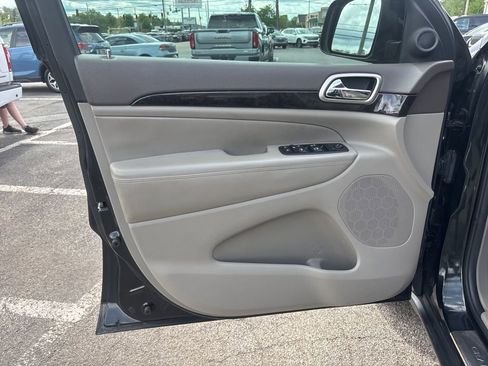 Used 2013 Jeep Grand Cherokee Laredo image 13