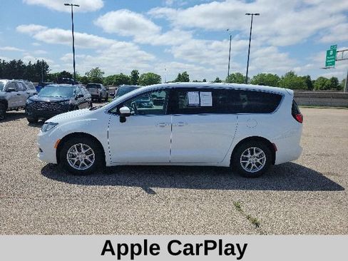Used 2023 Chrysler Voyager LX FWD image 3