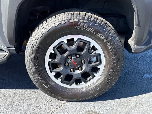 Used 2025 Toyota 4Runner TRD Off-Road AWD/4WD image 19