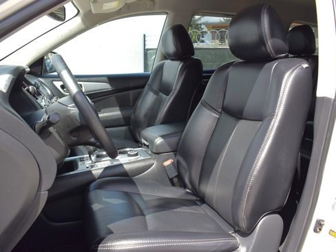 Used 2019 Nissan Pathfinder SL image 11