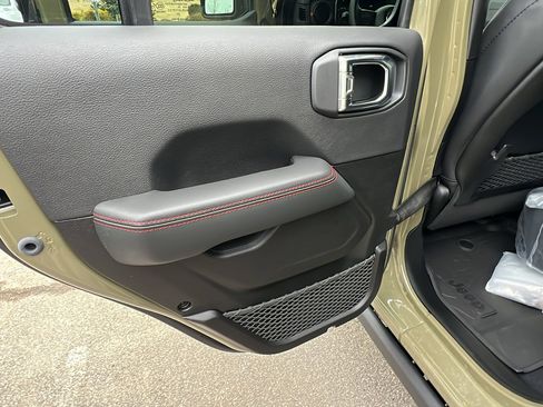 New 2026 Jeep Wrangler Unlimited Rubicon 392 image 18