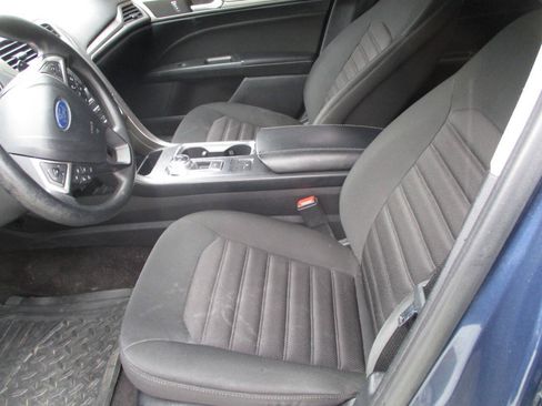 Used 2019 Ford Fusion SE FWD image 15