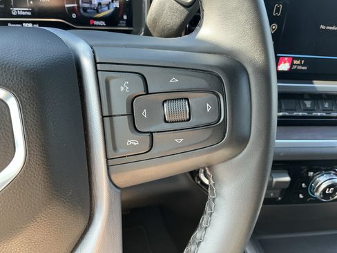 Used 2025 GMC Sierra 3500 SLT w/ SLT Convenience Package AWD/4WD image 32