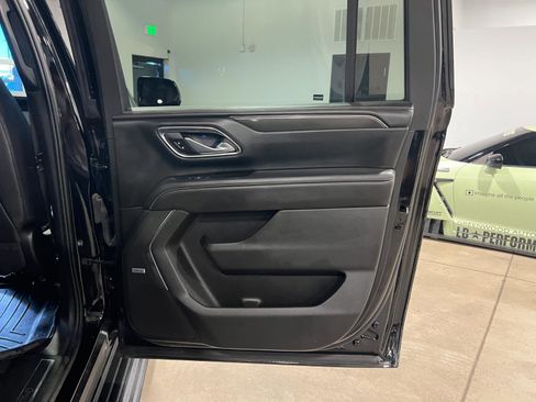 Used 2022 GMC Yukon XL AT4 image 36