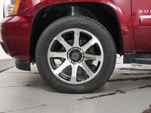 Used 2011 Chevrolet Suburban LTZ AWD/4WD image 29