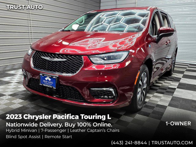 Used 2023 Chrysler Pacifica Touring-L FWD image 1
