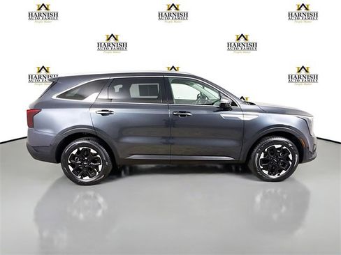 Certified 2024 Kia Sorento S image 8