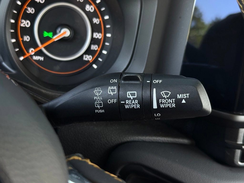 Used 2024 Jeep Wrangler Unlimited Sahara w/ Technology Group AWD/4WD image 27