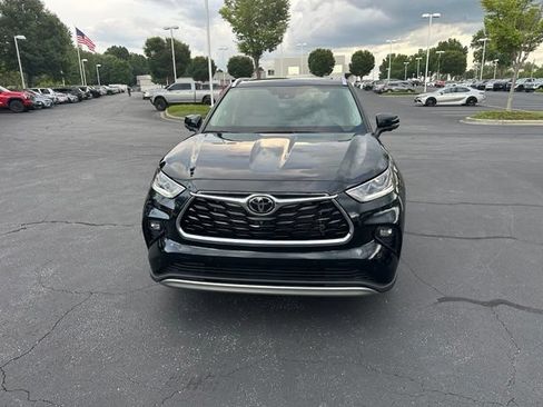 Used 2025 Toyota Highlander Platinum AWD/4WD image 7