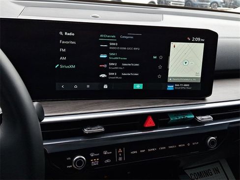 Certified 2025 Kia Sorento SX image 18