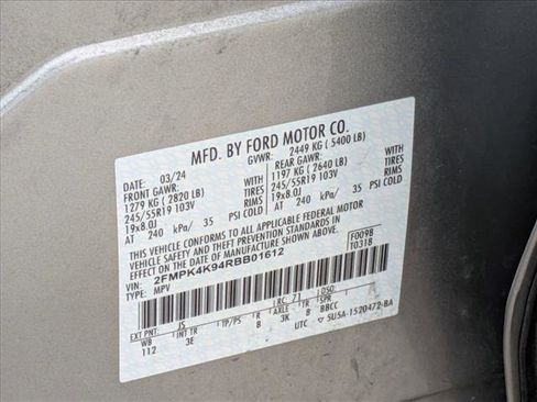 Used 2024 Ford Edge Titanium image 18
