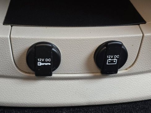 Used 2016 Dodge Grand Caravan SE image 26