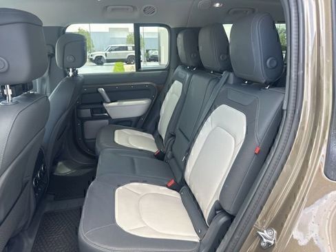 Used 2024 Land Rover Defender 130 X-Dynamic SE AWD/4WD image 10