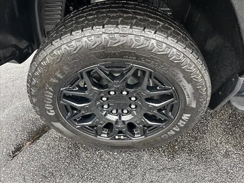 Used 2025 GMC Hummer EV 2X AWD/4WD image 36
