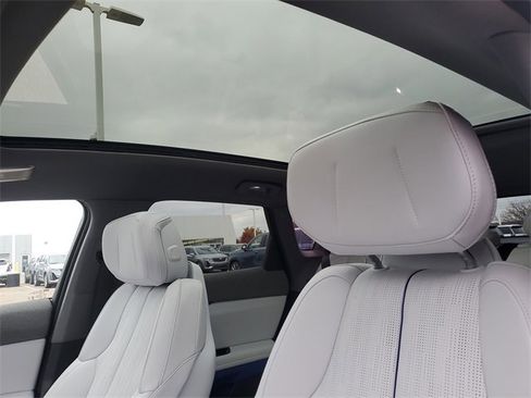 Certified 2025 Cadillac Optiq Luxury 2 w/ LPO, Floor Liner Package image 22