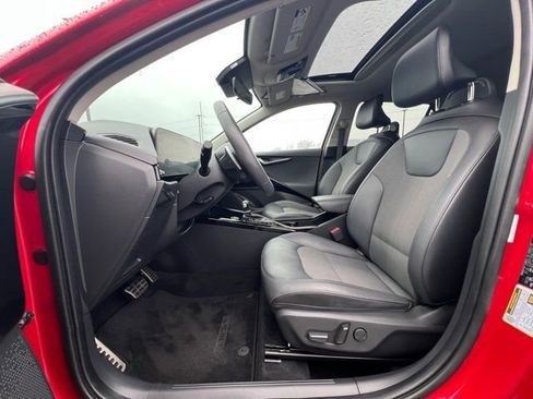 Certified 2023 Kia Niro EX Touring image 16