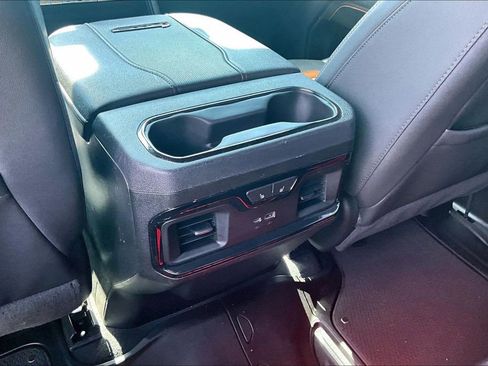 Used 2025 GMC Sierra 2500 AT4 image 11