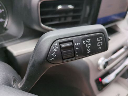 Used 2023 Ford Explorer XLT w/ Equipment Group 202A AWD/4WD image 25