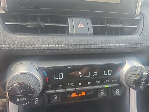 Used 2025 Toyota RAV4 XLE w/ Weather Package AWD/4WD image 16