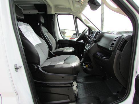 Used 2025 RAM ProMaster 2500 w/ Convenience Group FWD image 15