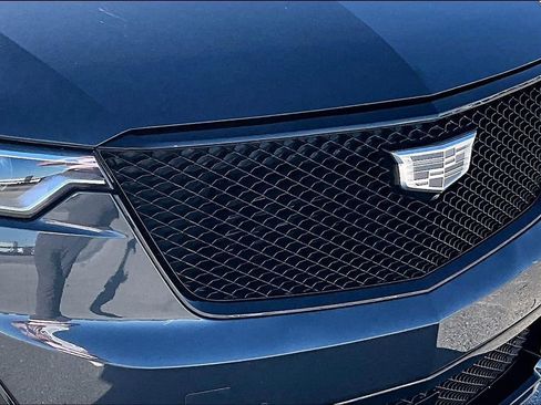 Certified 2023 Cadillac XT6 Sport w/ LPO, ONYX Package image 29