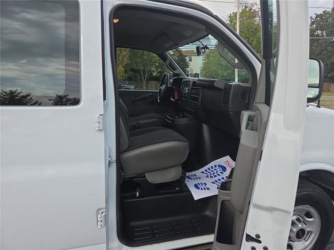 Used 2024 GMC Savana 2500 w/ Driver Convenience Package image 26