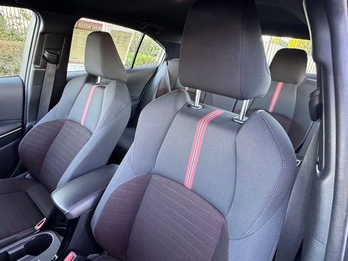 Used 2024 Toyota Corolla SE image 13