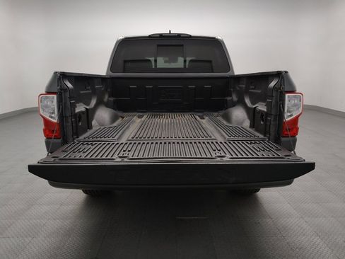 Used 2022 Nissan Titan SV RWD image 29