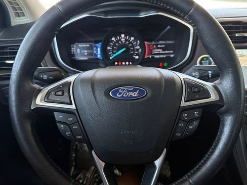 Used 2017 Ford Fusion Titanium FWD image 27
