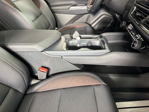 Certified 2026 Chevrolet Equinox EV RS AWD/4WD image 34