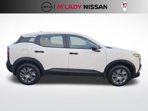 Used 2025 Nissan Kicks S image 5