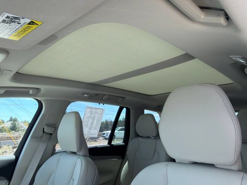 Used 2024 Volvo XC90 B6 Ultimate w/ Protection Package Premier AWD/4WD image 17