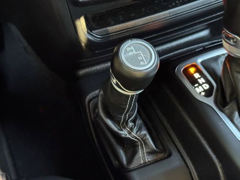 Used 2018 Jeep Wrangler Unlimited Sahara w/ Safety Group AWD/4WD image 71