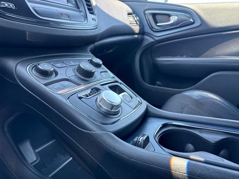 Used 2016 Chrysler 200 S FWD image 20