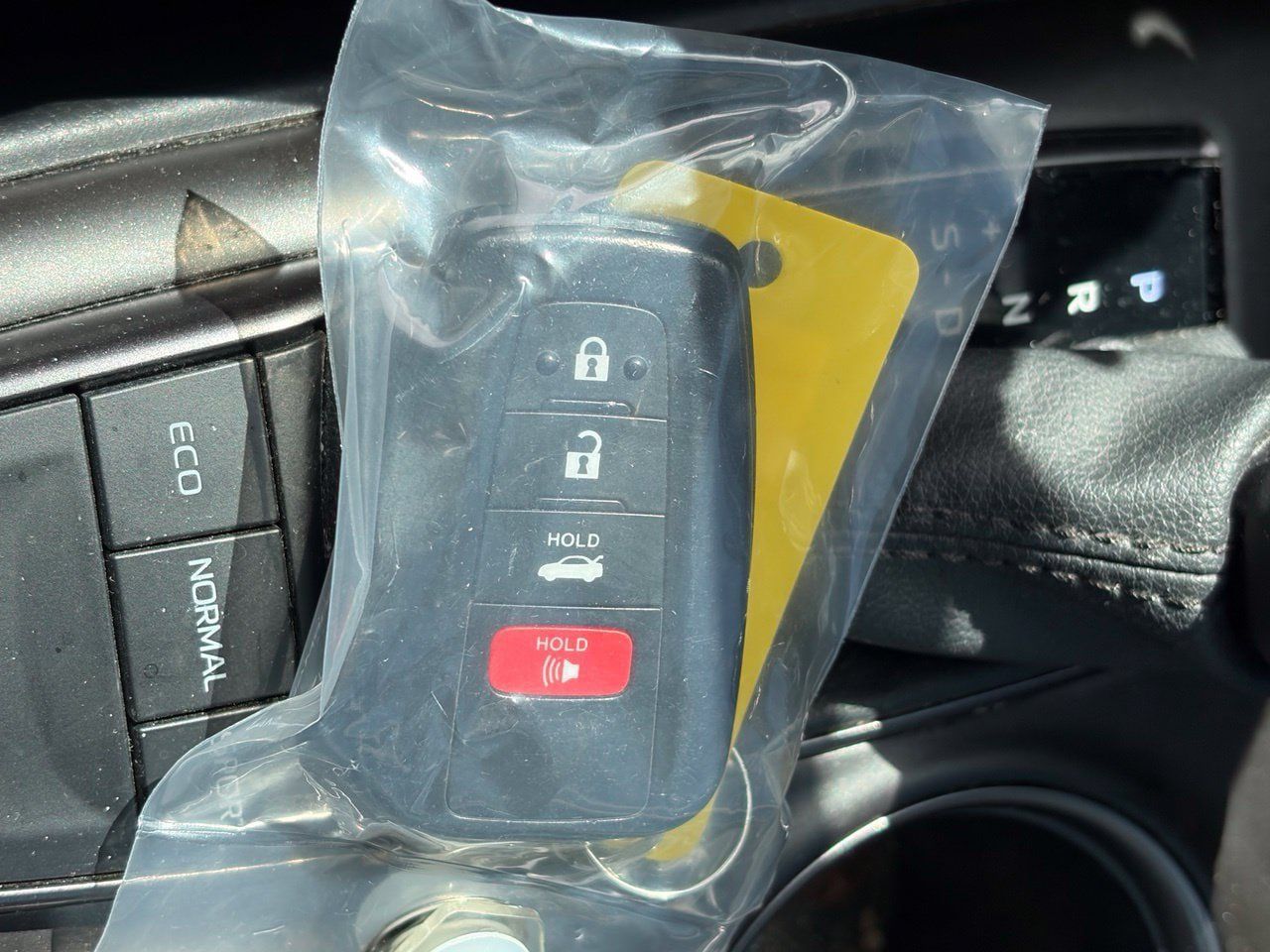 Used 2024 Toyota Camry SE w/ Convenience Package FWD image 13