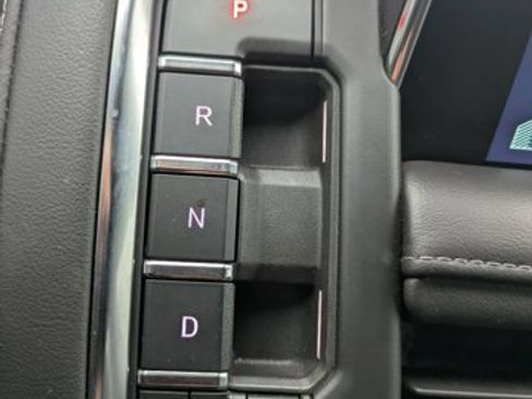 Used 2022 Chevrolet Tahoe LT AWD/4WD image 10