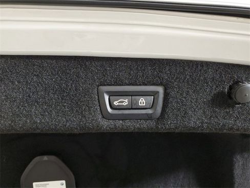 Used 2022 BMW 750i xDrive w/ Executive Package image 7