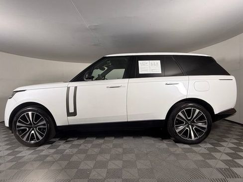Used 2025 Land Rover Range Rover Autobiography AWD/4WD image 3