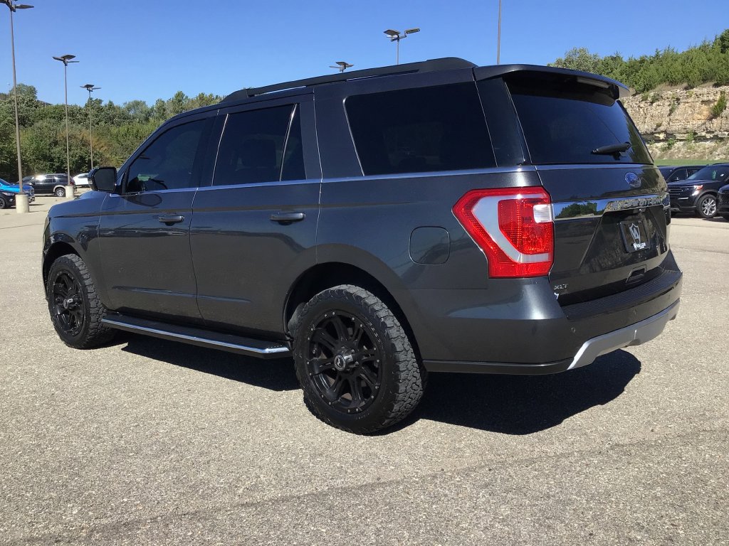Used 2020 Ford Expedition XLT w/ Equipment Group 202A AWD/4WD image 4