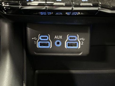 Used 2024 Dodge Durango SXT w/ 3rd Row Seating Group image 23