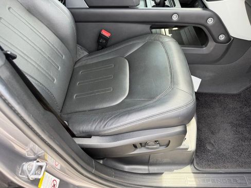 Used 2020 Land Rover Defender 110 S image 16